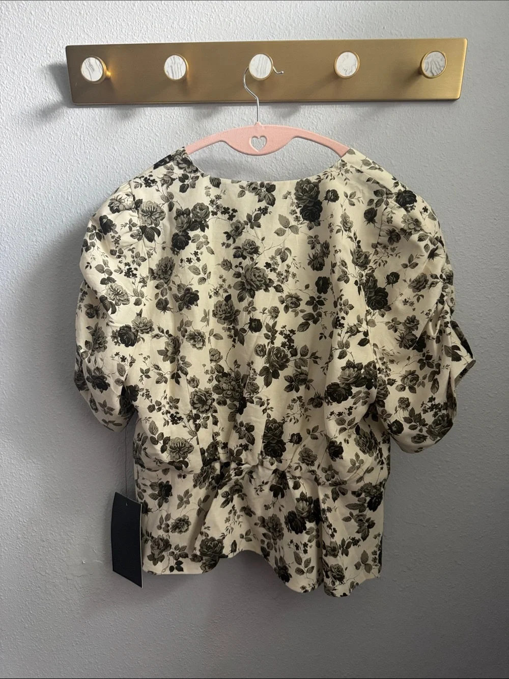 Tuckernuck Black and Cream Floral Puff-Sleeve Blouse